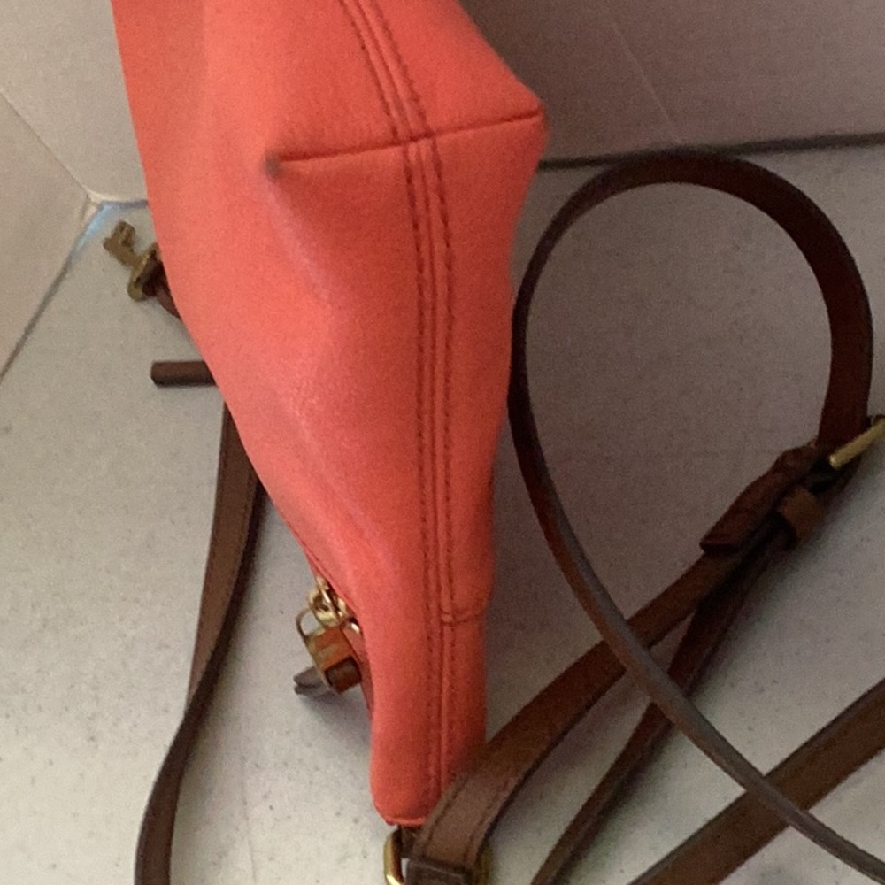 Coral Crossbody Leather Shoulder Bag - Women - Picture 12 of 13